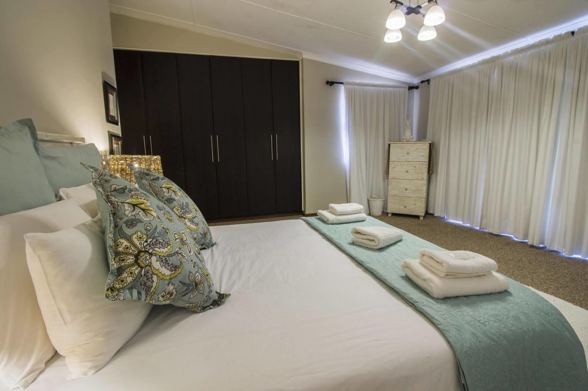 Appartement Madiolyn à Jeffreys Bay Extérieur photo